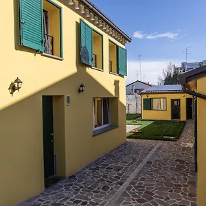 La Casa Gialla , Rávena Italia
