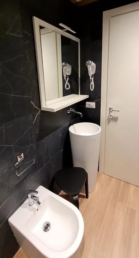 Th Luxury Central Κατάνια Πανσιόν